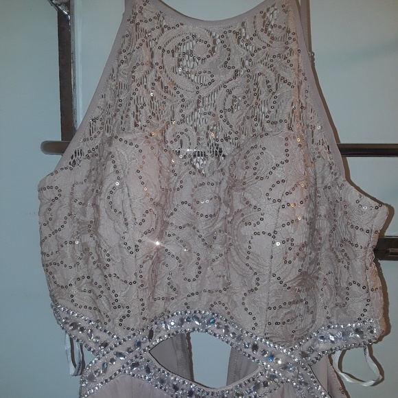 Pale pink prom dress - Picture 2 of 5